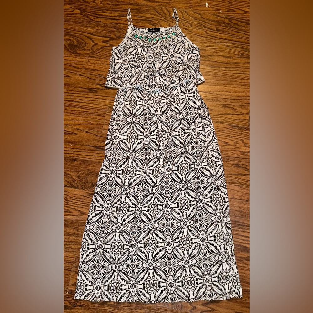 •NWT• Girls Black/White Floral Maxi Dress w/ Turquoise/Gold Beading (Size: 16)
